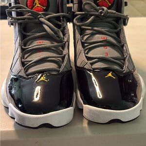 Jordan ring 6 black with university gold